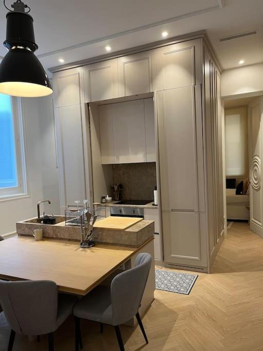 El Botones - Nuevo Apartamento De Diseno Barco マドリード エクステリア 写真